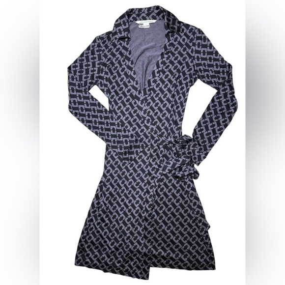 Diane von Furstenberg 100% Silk Wrap Dress Size 2 Gray Geometric Print - Picture 2 of 6